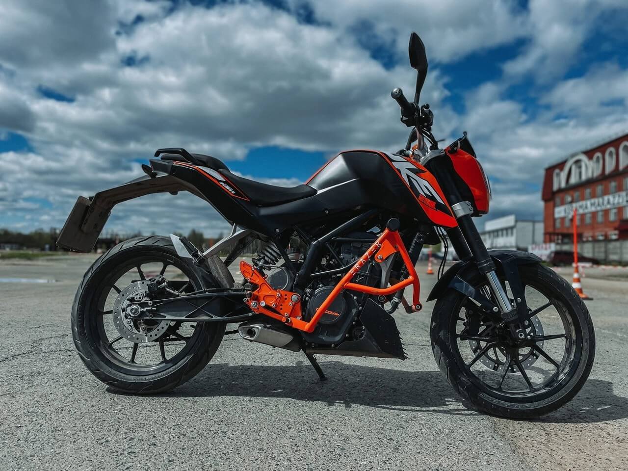 KTM DUKE 200 фото